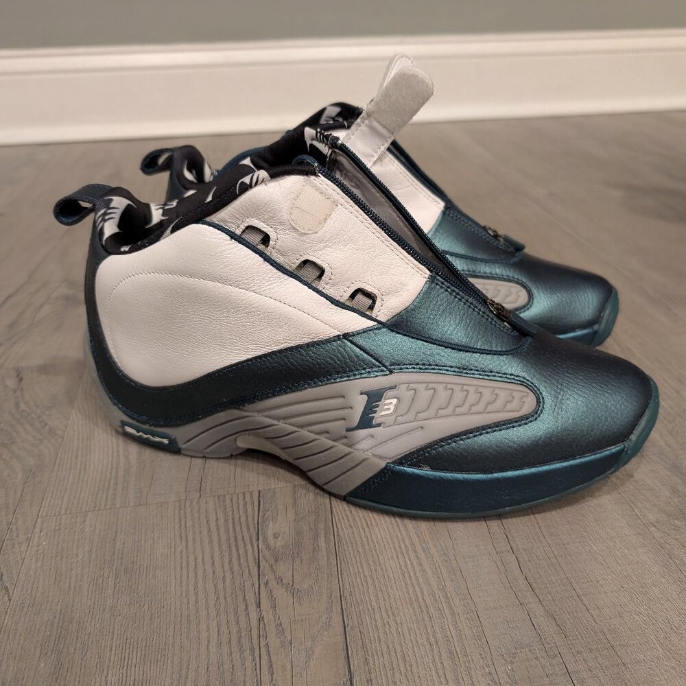 Reebok Sneakers in White and Teal